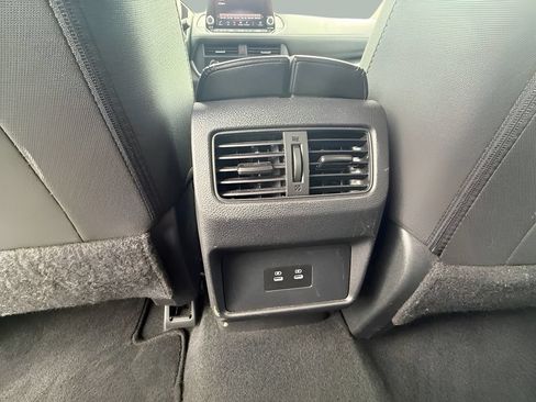 Used 2024 Nissan Rogue SV AWD/4WD image 14