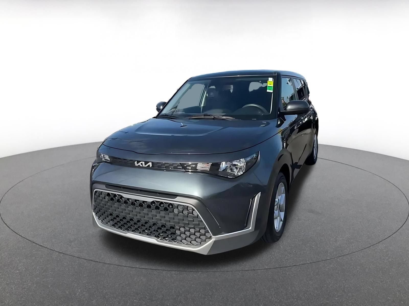 Used 2025 Kia Soul LX w/ LX Technology Package FWD image 6