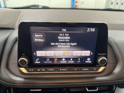 Used 2022 Nissan Rogue SV w/ SV Premium Package FWD image 14