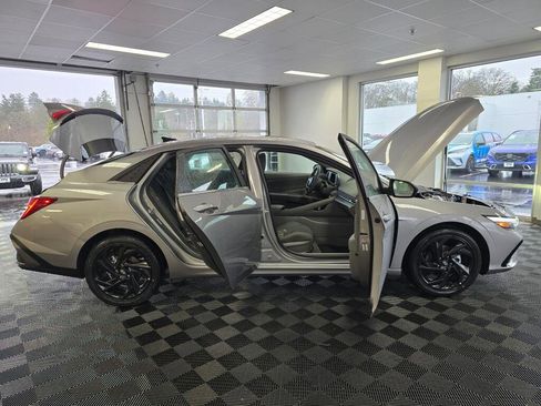 New 2026 Hyundai Elantra SEL Sport image 17