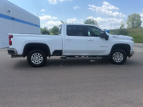 Used 2024 Chevrolet Silverado 2500 LT AWD/4WD image 6