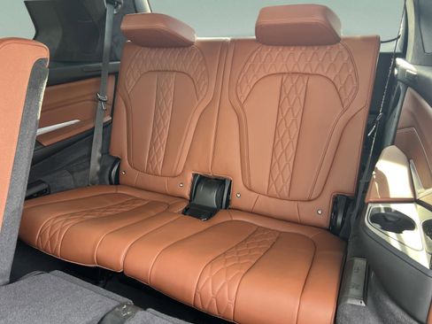 Used 2024 BMW X7 M60i image 12