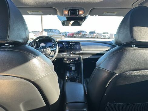 Used 2025 Hyundai Elantra Limited image 30