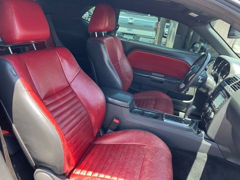 Used 2014 Dodge Challenger SXT RWD image 32