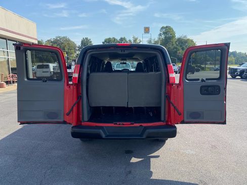 Used 2017 Chevrolet Express 3500 LS RWD image 30