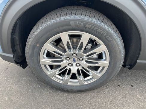 New 2026 Ford Explorer Active image 9