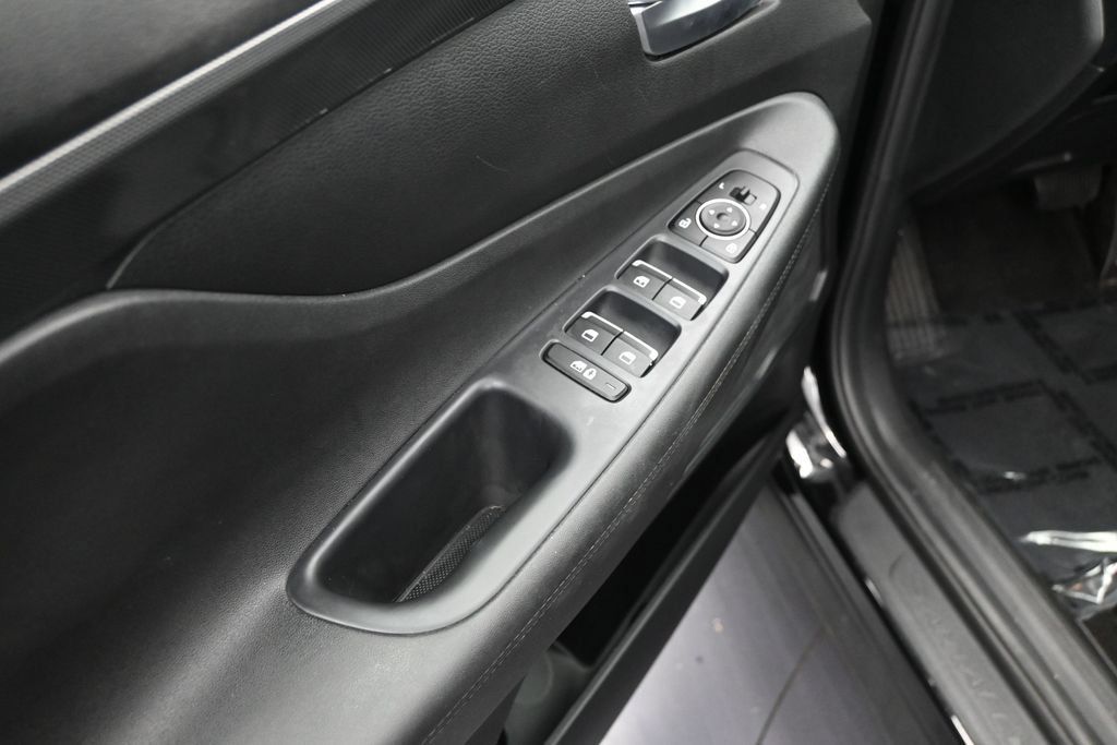 Used 2023 Hyundai Santa Fe SE FWD image 10