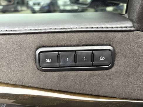 Used 2019 Cadillac Escalade Platinum image 14