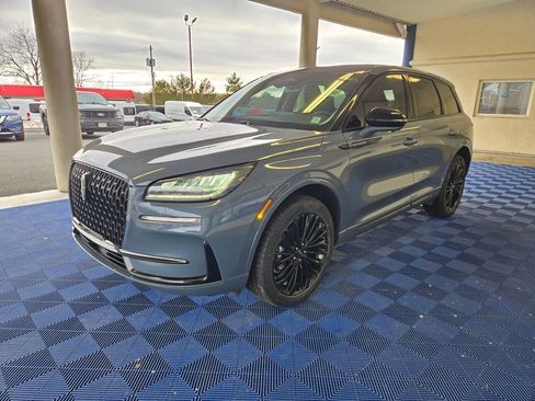 Used 2023 Lincoln Corsair AWD w/ Equipment Group 101A image 3