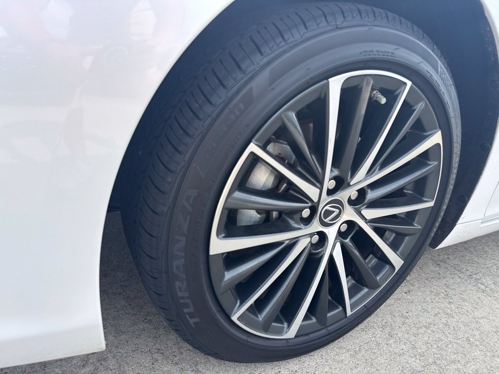 Used 2025 Lexus ES 350 w/ Premium Package FWD image 10