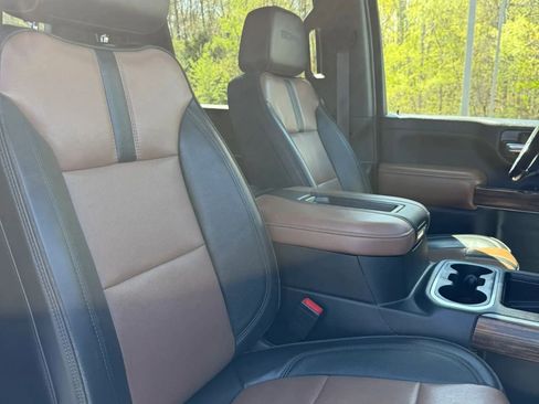 Used 2022 Chevrolet Silverado 2500 High Country w/ LPO, Dark Essentials Package AWD/4WD image 34