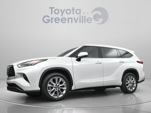 Used 2023 Toyota Highlander Limited image 2