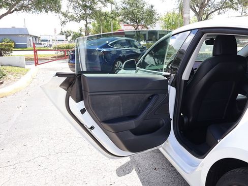Used 2020 Tesla Model 3 Long Range image 25