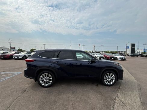 Used 2020 Toyota Highlander Limited AWD/4WD image 4