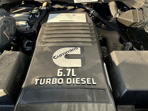 Used 2024 RAM 3500 Laramie w/ Night Edition image 32