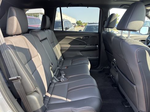 Used 2025 Honda Passport TrailSport image 25