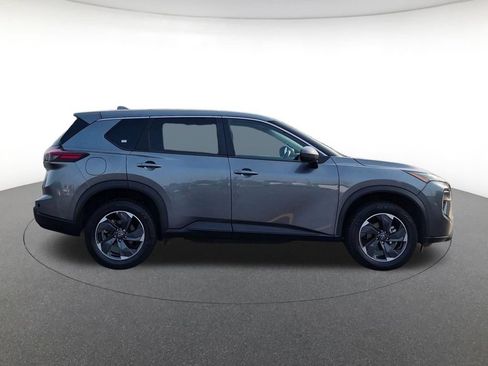 Used 2025 Nissan Rogue SV AWD/4WD image 4