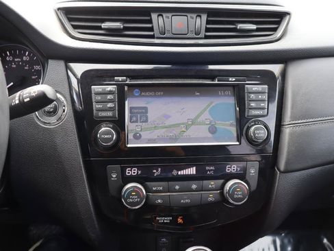Used 2017 Nissan Rogue SL w/ SL Premium Package FWD image 20