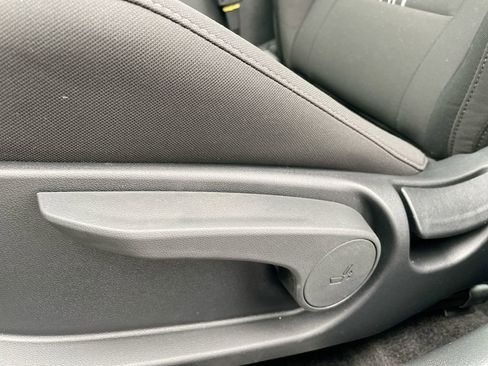 Certified 2025 Hyundai Elantra Sport image 38