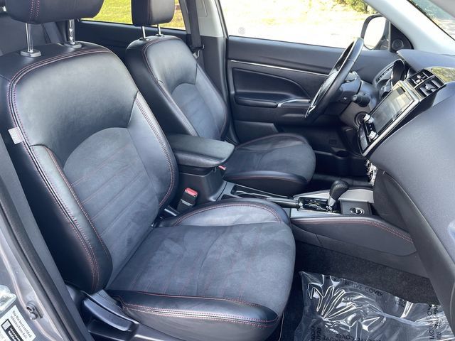 Used 2025 Mitsubishi Outlander Sport SE AWD/4WD image 17
