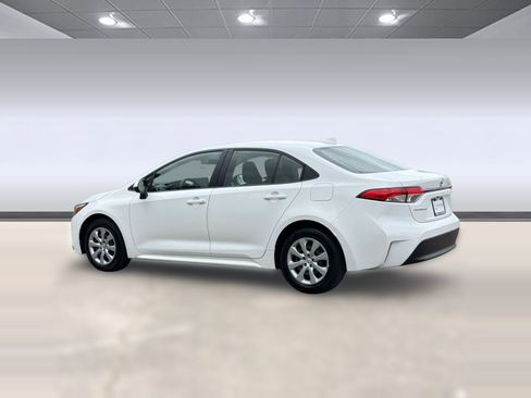 Used 2026 Toyota Corolla LE FWD image 3