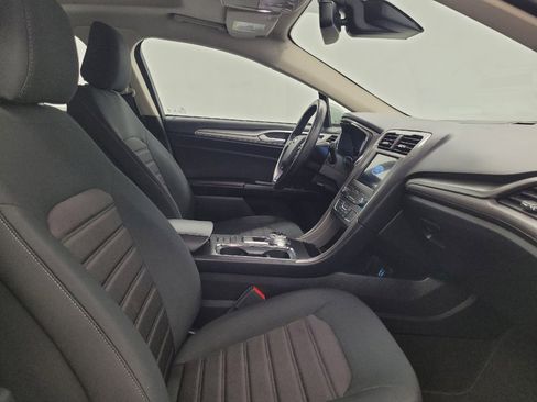 Used 2020 Ford Fusion SE FWD image 21