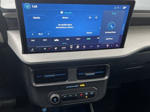 New 2025 Ford Maverick XLT w/ XLT Luxury Package image 16