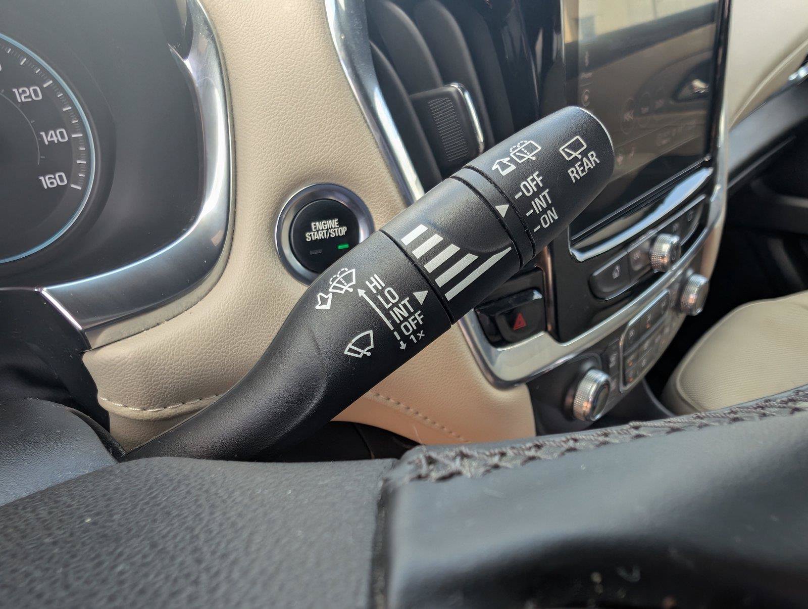 Used 2023 Chevrolet Traverse LT FWD image 23