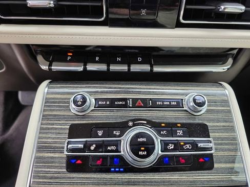 Certified 2023 Lincoln Aviator Black Label w/ Class IV Trailer Tow Package image 11