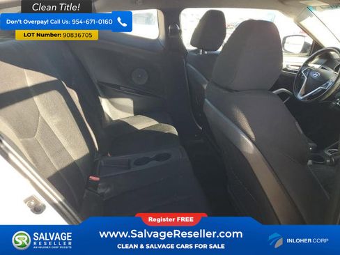 Used 2017 Hyundai Veloster image 13