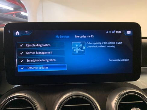 Used 2022 Mercedes-Benz GLC 300 4MATIC w/ AMG Line image 33