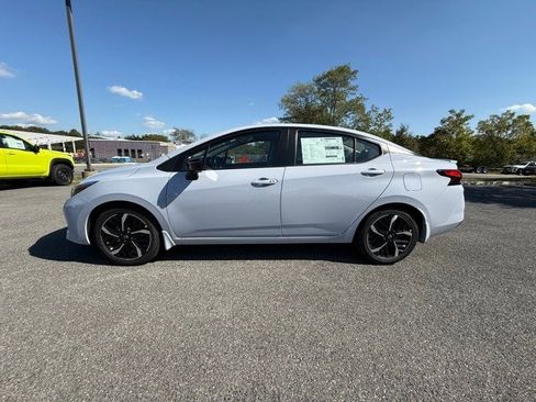 New 2025 Nissan Versa SR w/ Trunk Package image 8