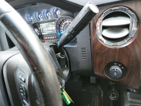 Used 2012 Ford F250 Lariat w/ Chrome Pkg image 15