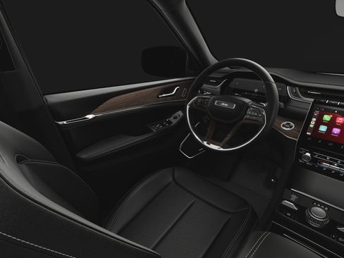 New 2025 Jeep Grand Cherokee L Overland w/ Trailer Tow Package image 8