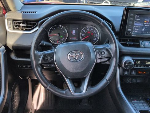 Used 2021 Toyota RAV4 XLE Premium AWD/4WD image 19
