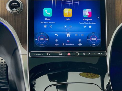 Used 2025 Mercedes-Benz GLC 300 4MATIC image 16