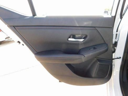 Used 2025 Nissan Sentra SR image 19