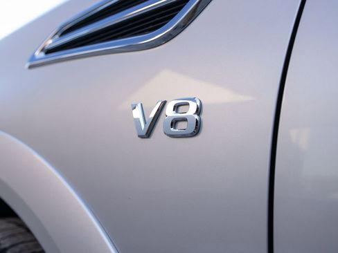 Used 2021 Nissan Armada SL w/ Captain's Chairs Package image 14