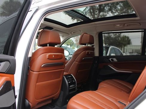 Used 2023 BMW X7 xDrive40i w/ Executive Package image 32