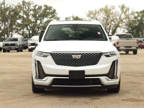 Used 2021 Cadillac XT6 Premium Luxury AWD/4WD image 2