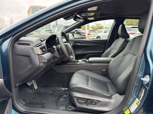 Used 2025 Toyota Camry XSE image 2