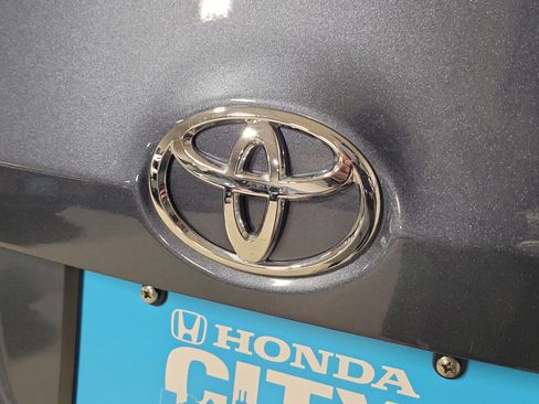 Used 2019 Toyota Corolla LE image 6