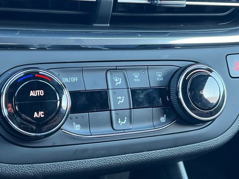 Used 2025 Buick Envista Preferred w/ Convenience I Package image 27