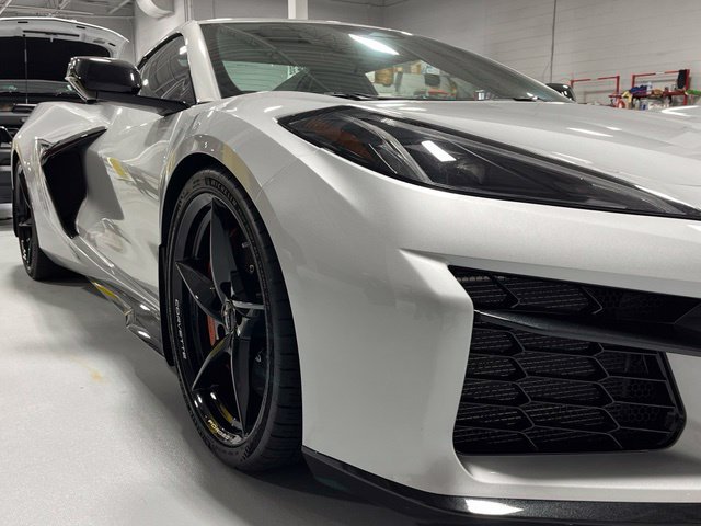 Used 2026 Chevrolet Corvette E-Ray w/ Stealth Interior Trim Package AWD/4WD image 18
