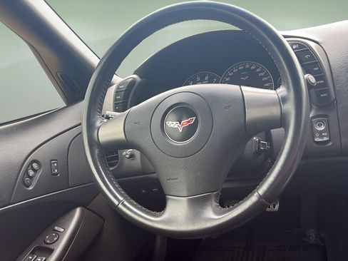 Used 2006 Chevrolet Corvette Z06 w/ Preferred Equipment Group RWD image 11