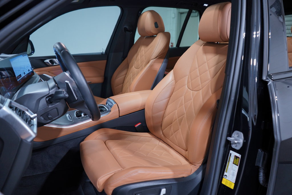 Used 2024 BMW X5 sDrive40i w/ M Sport Package RWD image 7