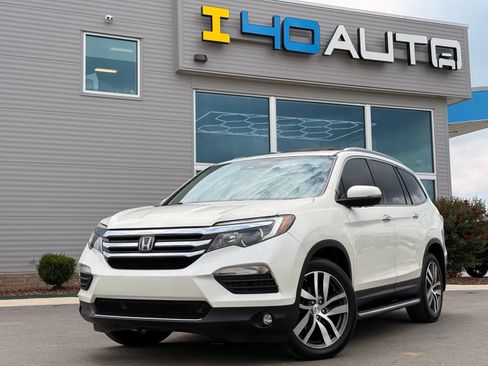 Used 2018 Honda Pilot Touring image 1