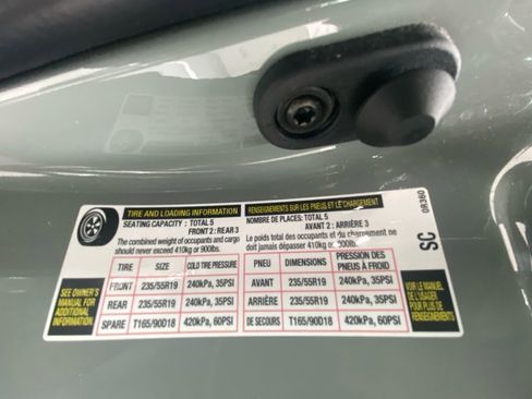 Used 2023 Toyota RAV4 XLE Premium image 12