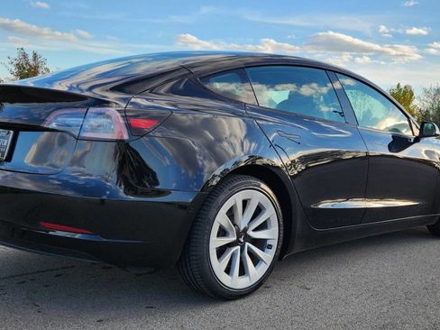 Used 2022 Tesla Model 3 Base 4dr Sedan image 4