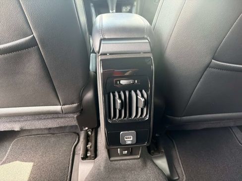 Used 2025 Jeep Compass Limited AWD/4WD image 16